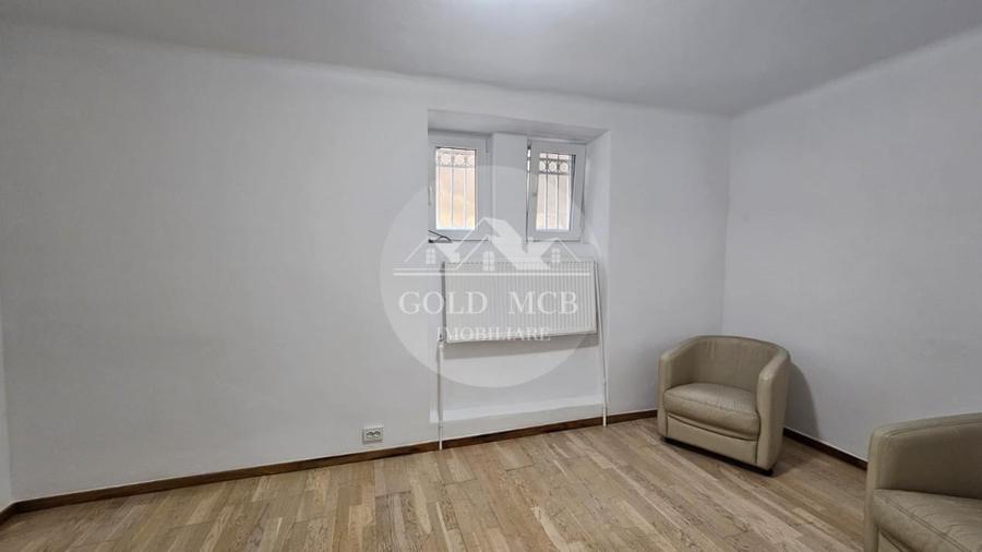Apartament cu 4 camere circular în Capitale