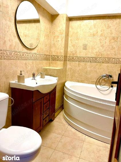 Apartament cu 3 camere decomandat în Centrul Civic