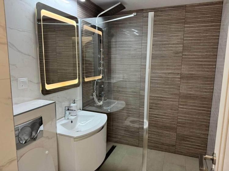 Apartament cu 2 camere decomandat, mobilat în Central