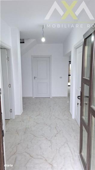 Casă cu 4 camere în Uricani