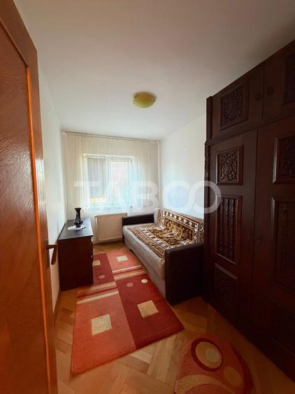 Apartament cu 3 camere decomandat, mobilat în Central