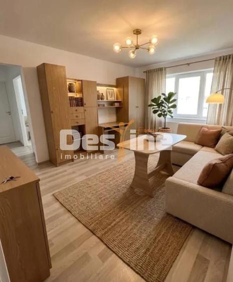 Apartament cu 3 camere semidecomandat în Circumvalațiunii