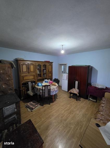 Casă cu 4 camere în Deleni
