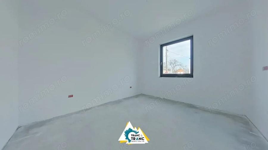 Casă cu 3 camere cu Teren 276 Mp în Vladimirescu