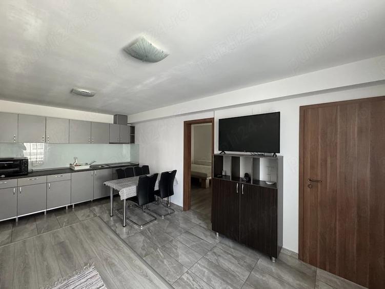Apartament cu 3 camere semidecomandat în Aradului
