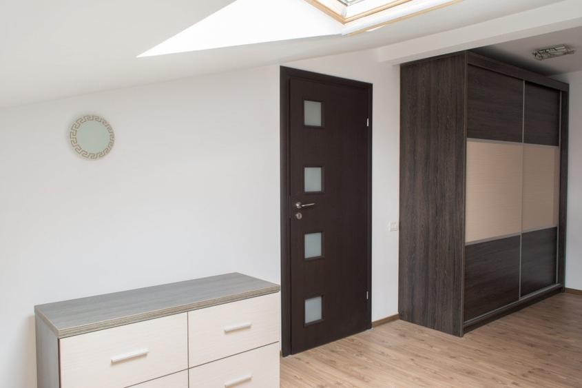 Apartament cu 3 camere decomandat, mobilat în Băneasa