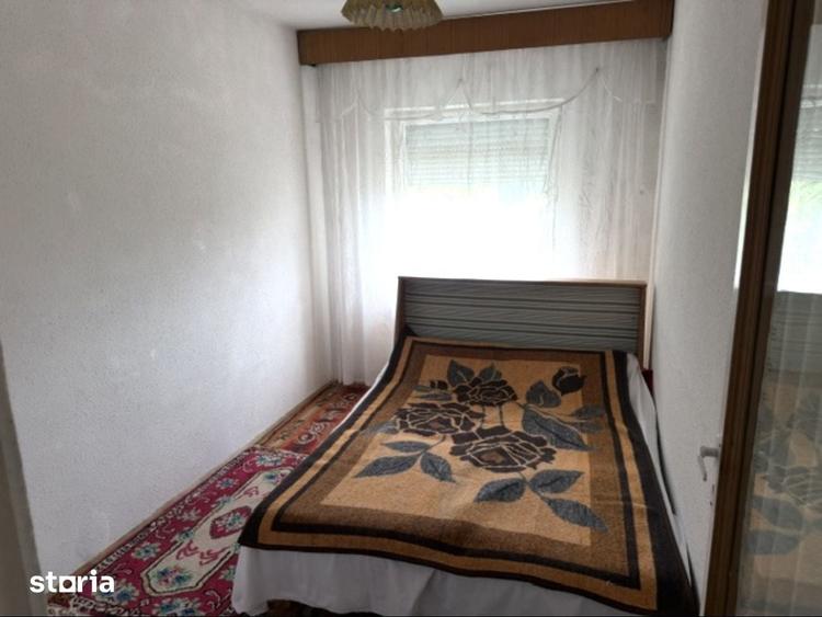 Apartament cu 3 camere decomandat în Micro 17