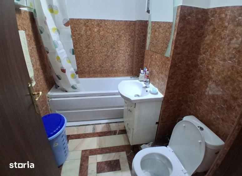 Apartament cu 3 camere în Centru Civic