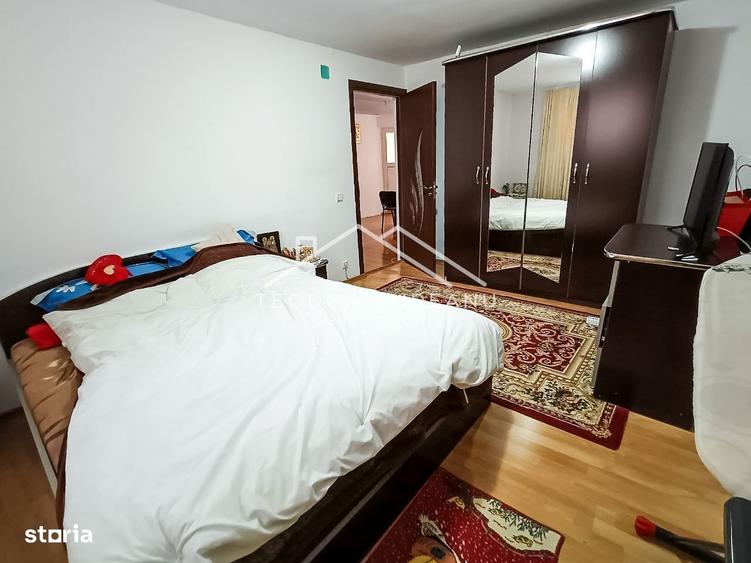Comision 0%! Casa 6 camere Orsova Sector 6 - 11