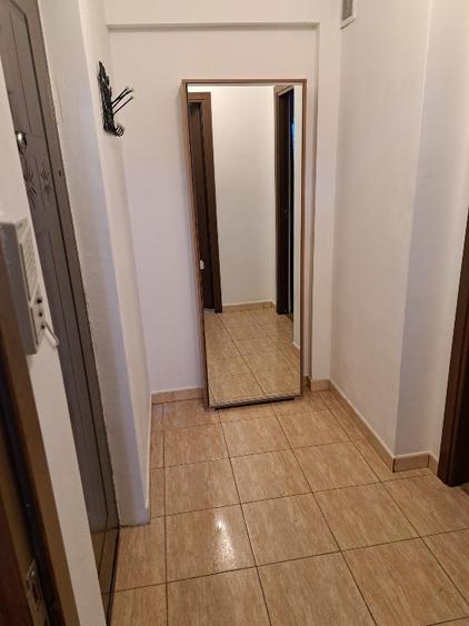 2 camere pe B-dul Revolutiei etaj 1 - 1