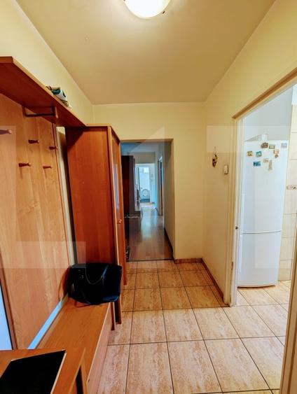 Apartament de vanzare, cu 3 camere, 65 mp, decomandat, Piata Victoriei - 9