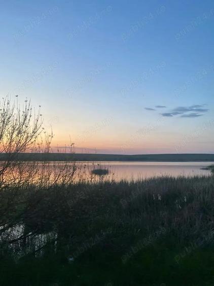 Vand teren pe malul lacului de la Pischia. Un front la lac altul la 30m de padure - 1