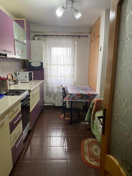 Apartament 3 camere zona Scolii 8 - 2