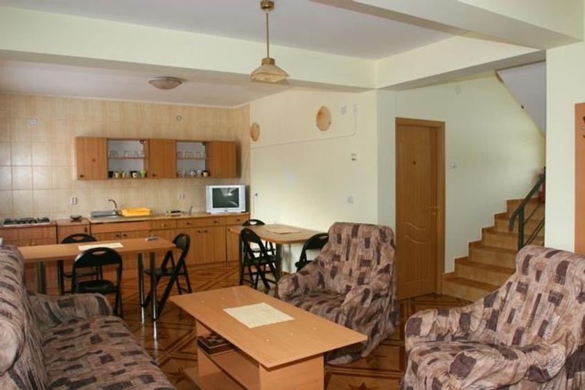 Vila cu 13 camere de vanzare in Valcea, Voineasa - 9