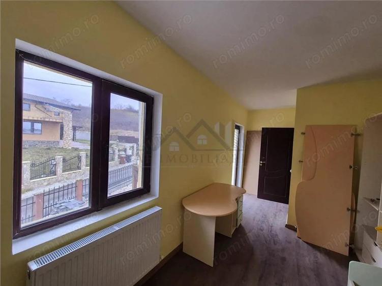 Casa de vanzare individuala cu garaj in Bucium - 11