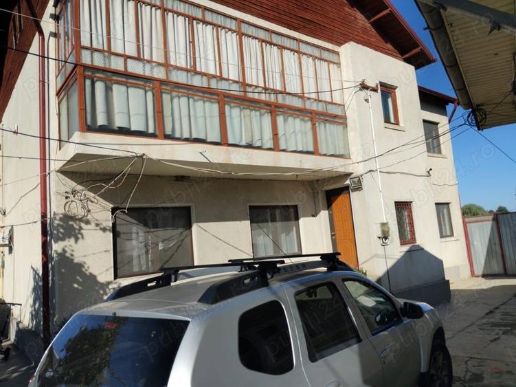 Proprietate cu 3 case locuibile pentru 3 familii ?i teren 4600 m2 de vanzare - 5