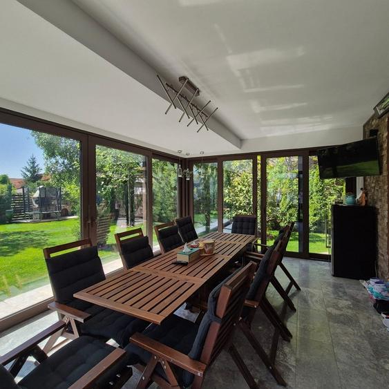 Casă cu 6 camere cu Teren 565 Mp în Central