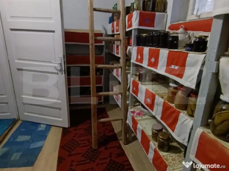Casa cu 3 camere ?i un teren in suprafa?a de 900 mp - 4