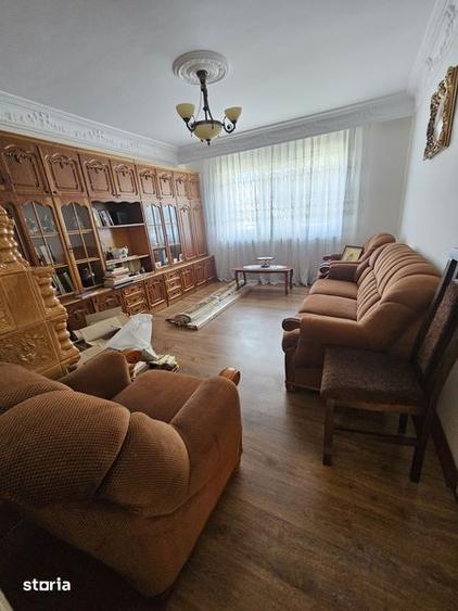 Casa Garbovi de vanzare langa biserica si parc - 5