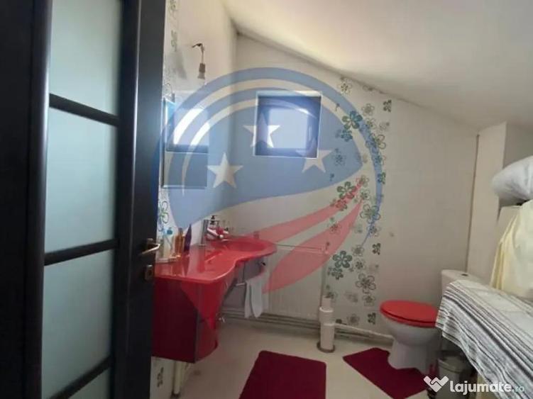 CASA DEOSEBITA APROAPE DE PROMENADA IN EUROCARTIER - 7