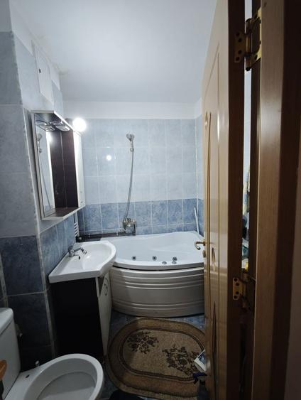 Apartament 3 camere,decomandat - 4