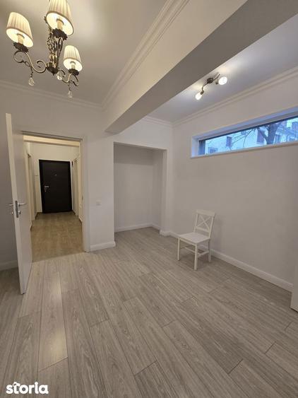 De Vanzare Apartament 2 Camere in zona Eminescu-mosillor sec.2 - 17