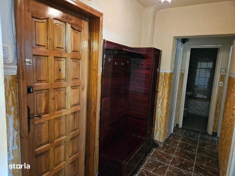 Apartament 2 camere Bariera Bucuresti decomandat etaj 3 - 7