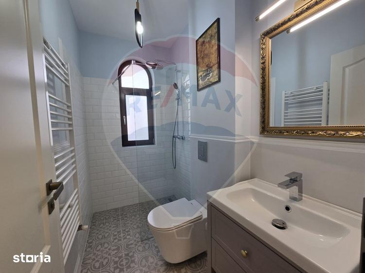 Casă cu 5 camere cu Teren 300 Mp în Ferme