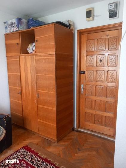 Garsoniera 16.91 mp, bloc 1993 din beton turn, clasa energ - 8