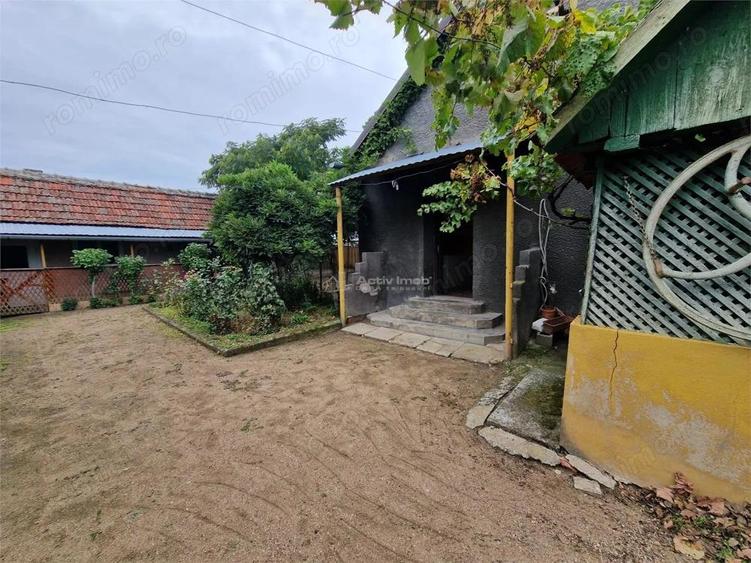 Sosdea 2 Case cu Teren 4657 Mp. - 3