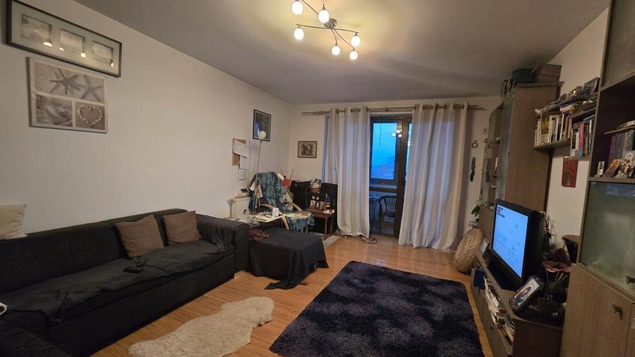 Vanzare apartament 3 camere decomandat, loc de parcare, str Moinesti - 2