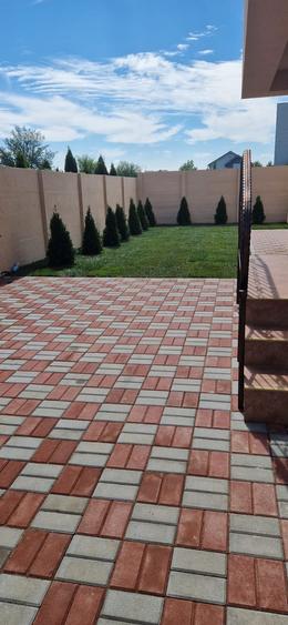 Duplex premium de vânzare – stradă privată, ideal pentru familie - 11