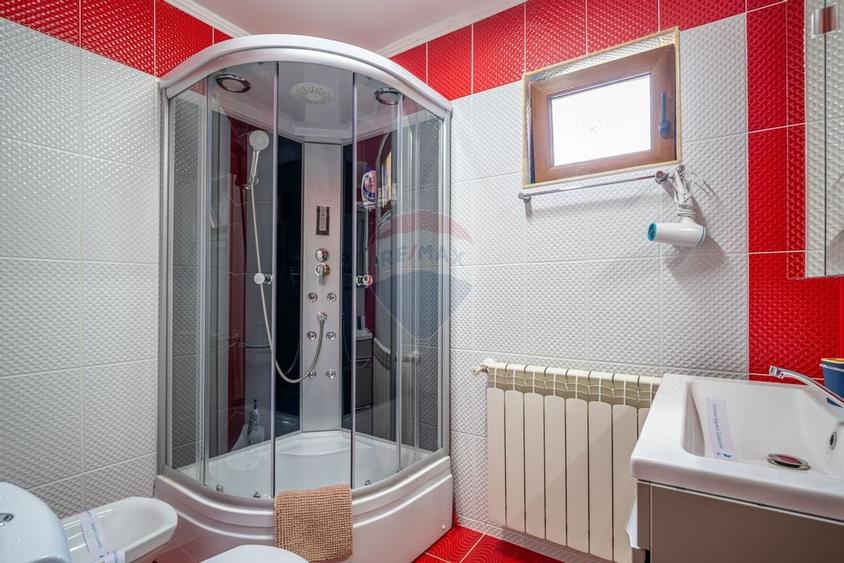 Vila moderna cu 2 corpuri in Busteni | Ideala pentru turism - 9