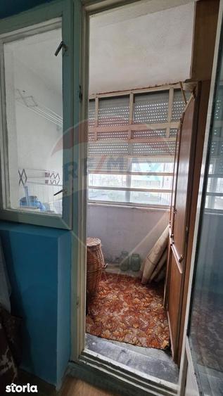 Apartament cu 3 camere de vanzare, str Tineretului - 12