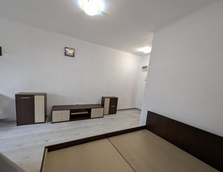 Garsonieră la etajul 1, în bloc renovat, cu lift - 1