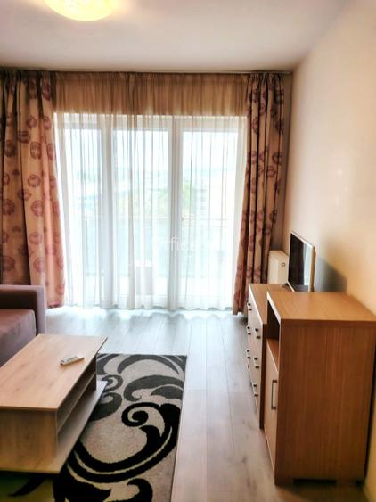 Mall Coresi - apartament 2 camere decomandat - loc de parcare