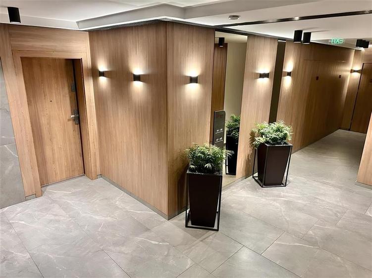 Spatiu pretabil Sediu Firma in Urban Plaza de Inchiriat - 8