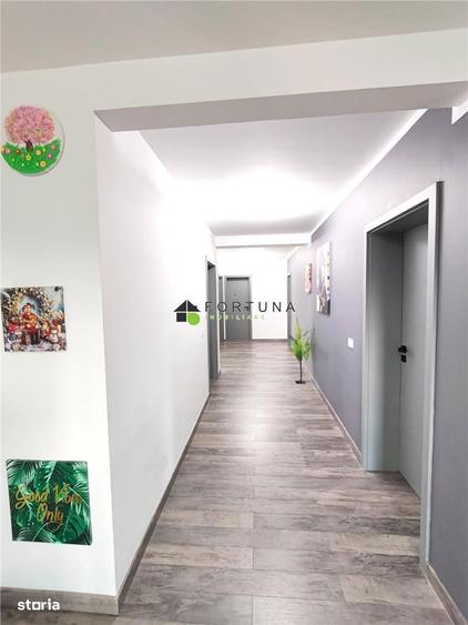 Casa moderna, singura in curte - Izvor - 7