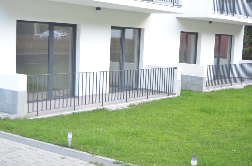 Apartament cu doua camere ,parter,imobil nou - 1