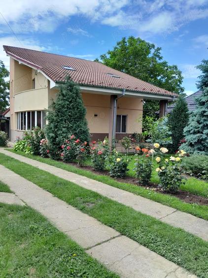 Casa spa?ioasa de vanzare in Milcov Deal lini?te, natura ?i confort, la doar 3 km de Slatina! - 1