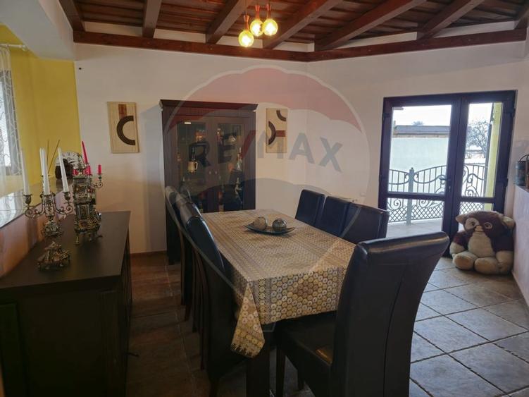 CASA SPATIOASA SI PRIMITOARE IN CENTRUL ORASULUI  AVRIG JUD,  SIBIU - 29