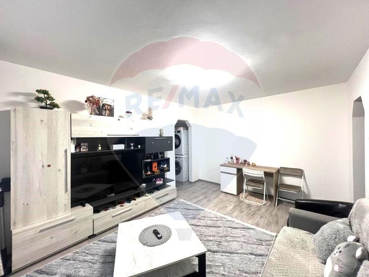 Apartament cu 2 camere semidecomandate de vânzare în zona Republicii - 2