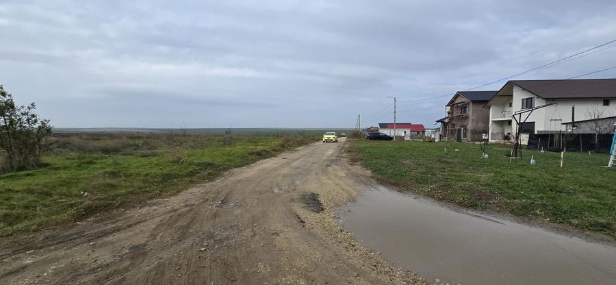 Agigea  Teren cu utilitatii 1 ha cu 500 ml deschidere la strada Crinului - 2