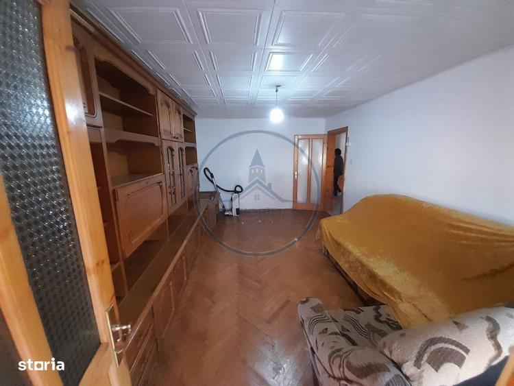 Apartament cu 4 camere, mobilat în Independenței