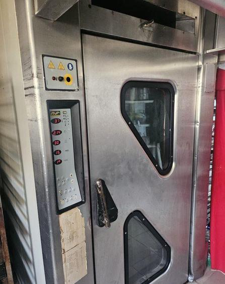 Spatiu pretabil cofetarie-laborator Eroii Revolutiei( Bellu) - 6