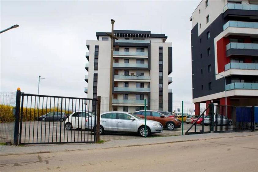 Apartament 3 camere, 2 bai,  bloc 2017 + 2 locuri de parcare. Zona Tractorul - 8