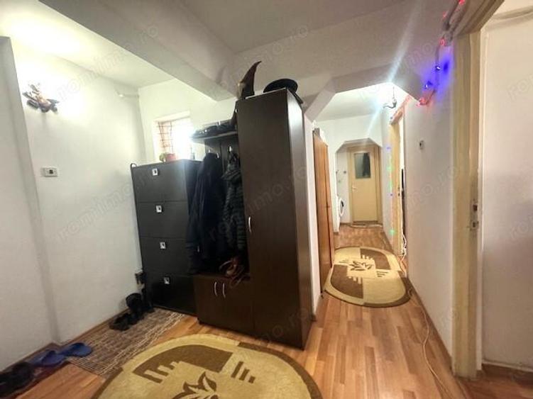 Apartament 3 camere decomandat zona Zahana - 13