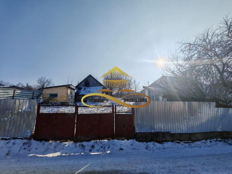 Teren 1.128 mp cu casă bătrânească – toate utilitățile Crihan Măgura - 1