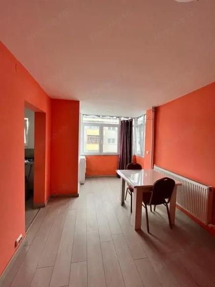 Garsoniera 27 mp, etaj intermediar, Radauti - 1