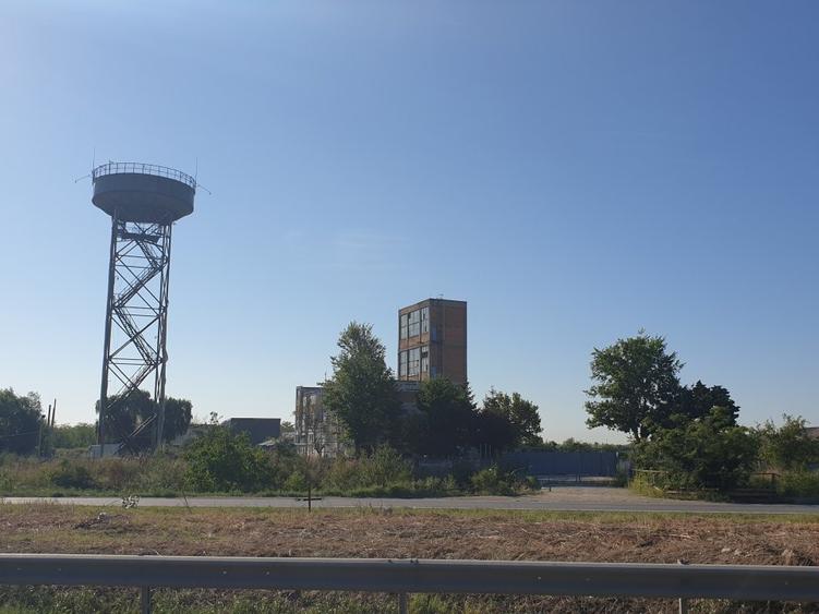 Spatii depozitare/ Platforma betonata/ Spatii birouri/ Teren inchiriere/vanzare - 5